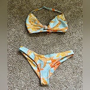 Roxy flowery swimsuit